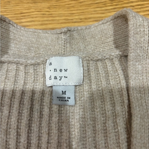 Tan A New Day Cardigan Sweater sz M - Picture 2 of 4